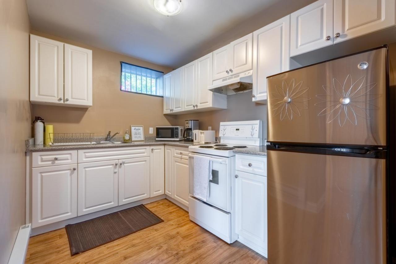 Two Bedroom With Amazing Ocean View North Vancouver Exteriör bild